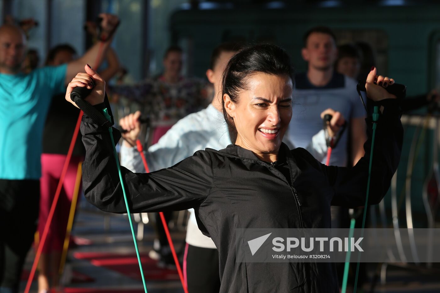 Tina Kandelaki holds fitness training in Moscow metro