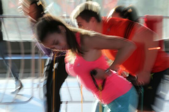Tina Kandelaki holds fitness training in Moscow metro