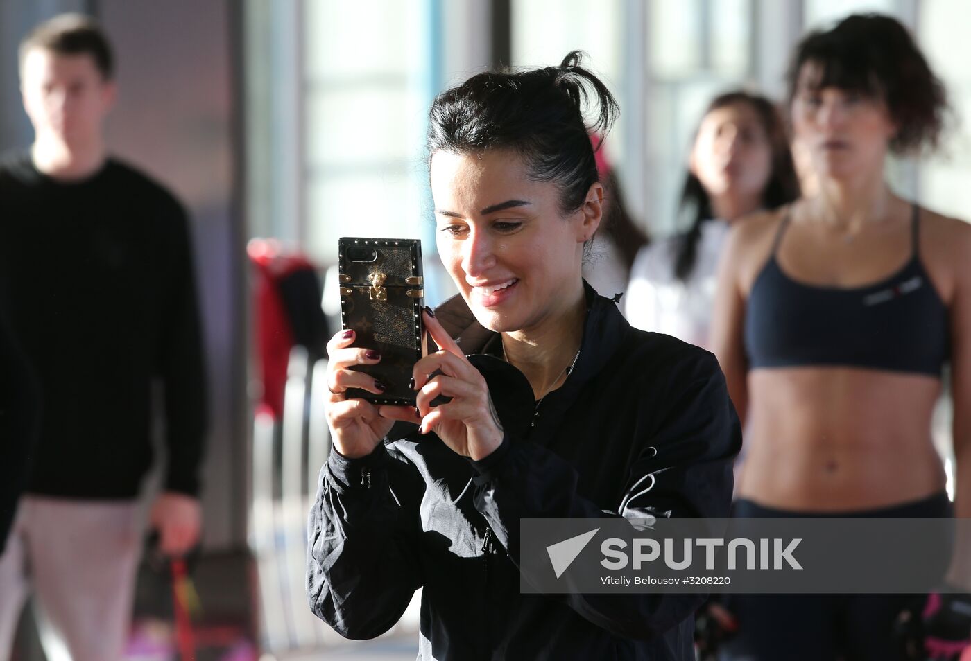 Tina Kandelaki holds fitness training in Moscow metro