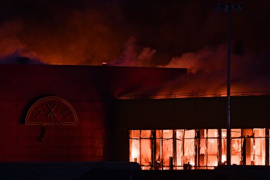 Fire at Sindika shopping center in Moscow