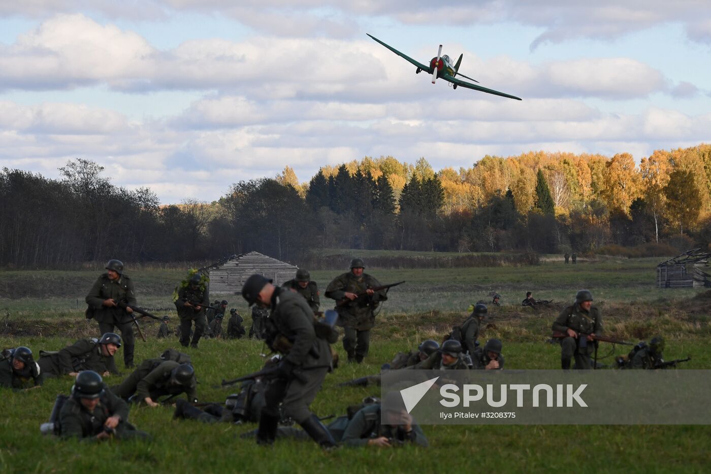 Moscow Is Behind Us: 1941 military and historic festival