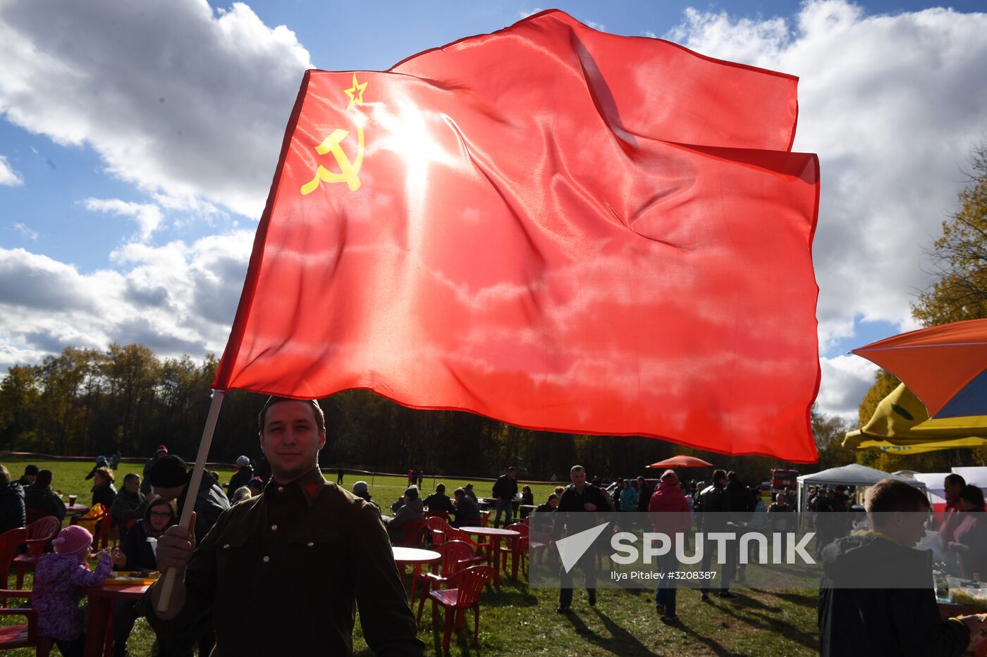 Moscow Is Behind Us: 1941 military and historic festival