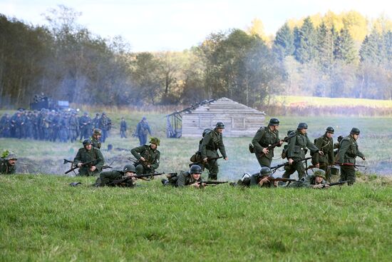 Moscow Is Behind Us: 1941 military and historic festival