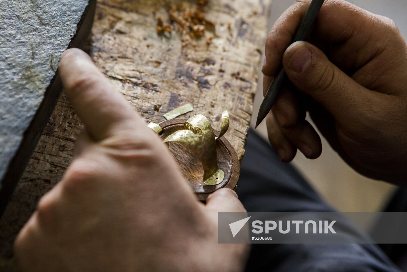 Making jewelry at workshop in Tskhinval