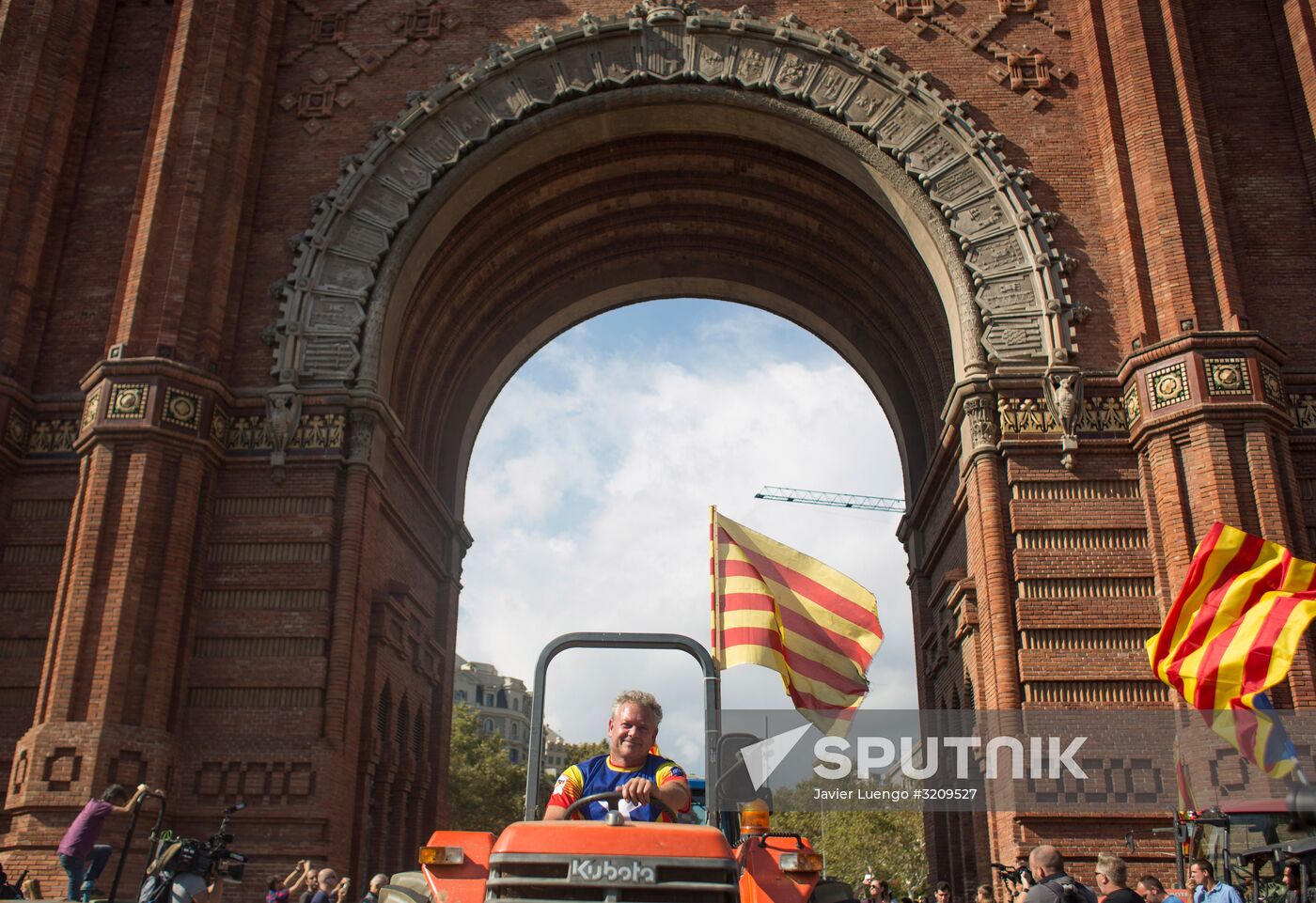 Situation outside Parliament of Catalonia in Barcelona