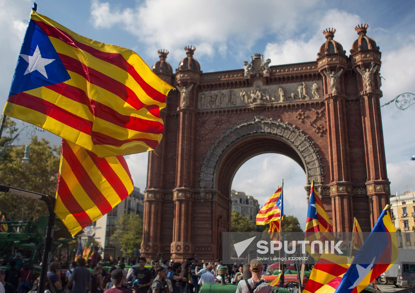 Situation outside Parliament of Catalonia in Barcelona