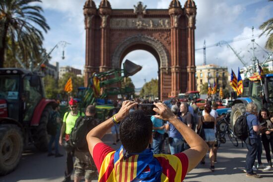 Situation outside Parliament of Catalonia in Barcelona