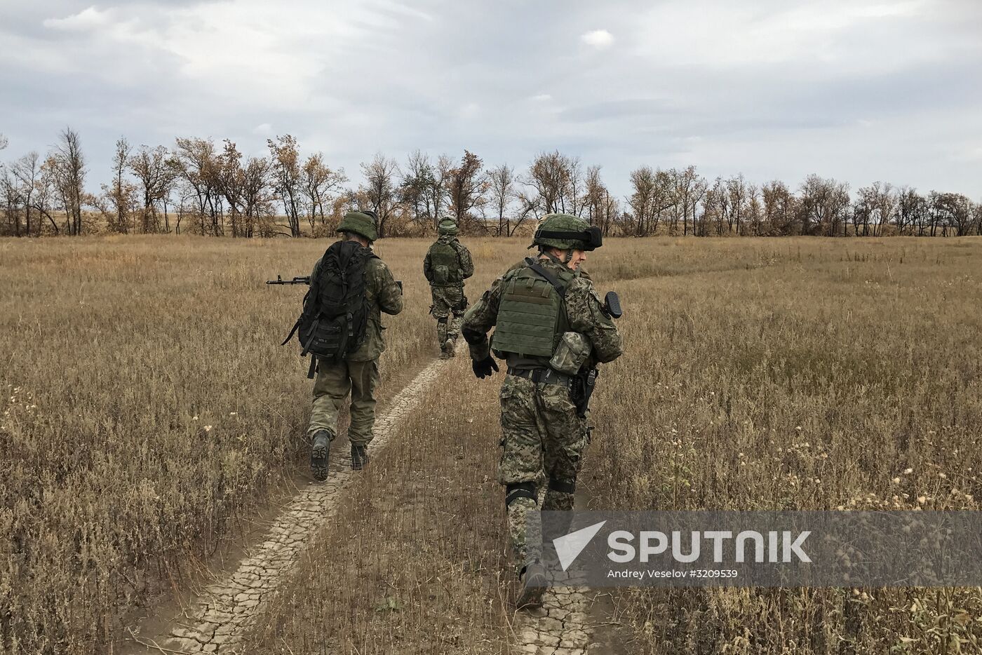 Servicemen at Donetsk People's Republic's special purpose regiment