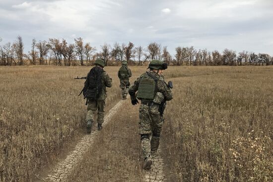 Servicemen at Donetsk People's Republic's special purpose regiment