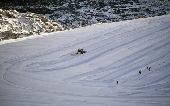 Skiing race. Training session of Russia's national team
