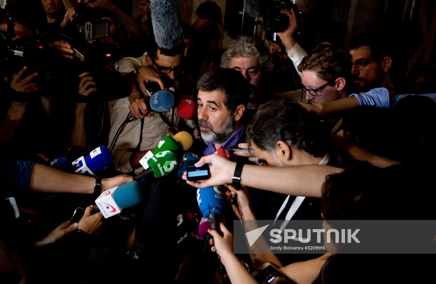 Catalonia's leader calls for suspending declaration of independence