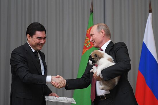 President Vladimir Putin meets with President of Turkmenistan Gurbanguly Berdimuhamedow