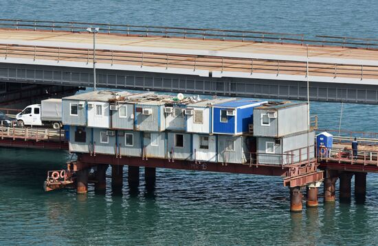 Kerch Strait Bridge construction