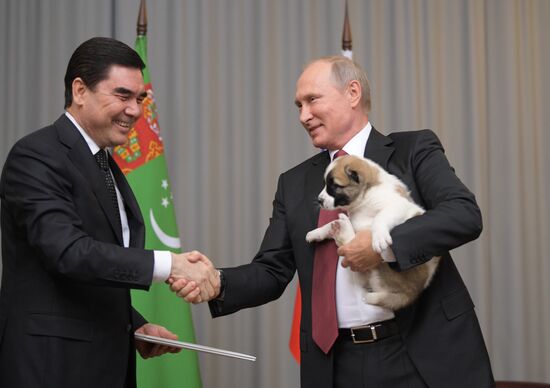 President Vladimir Putin meets with President of Turkmenistan Gurbanguly Berdimuhamedov