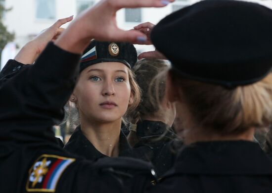 Conscript Day patriotic campaign in Simferopol