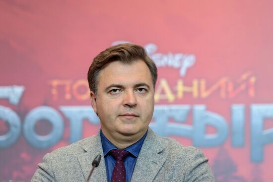 News conference with cast and crew of The Last Warrior