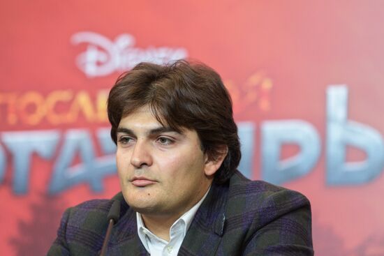 News conference with cast and crew of The Last Warrior