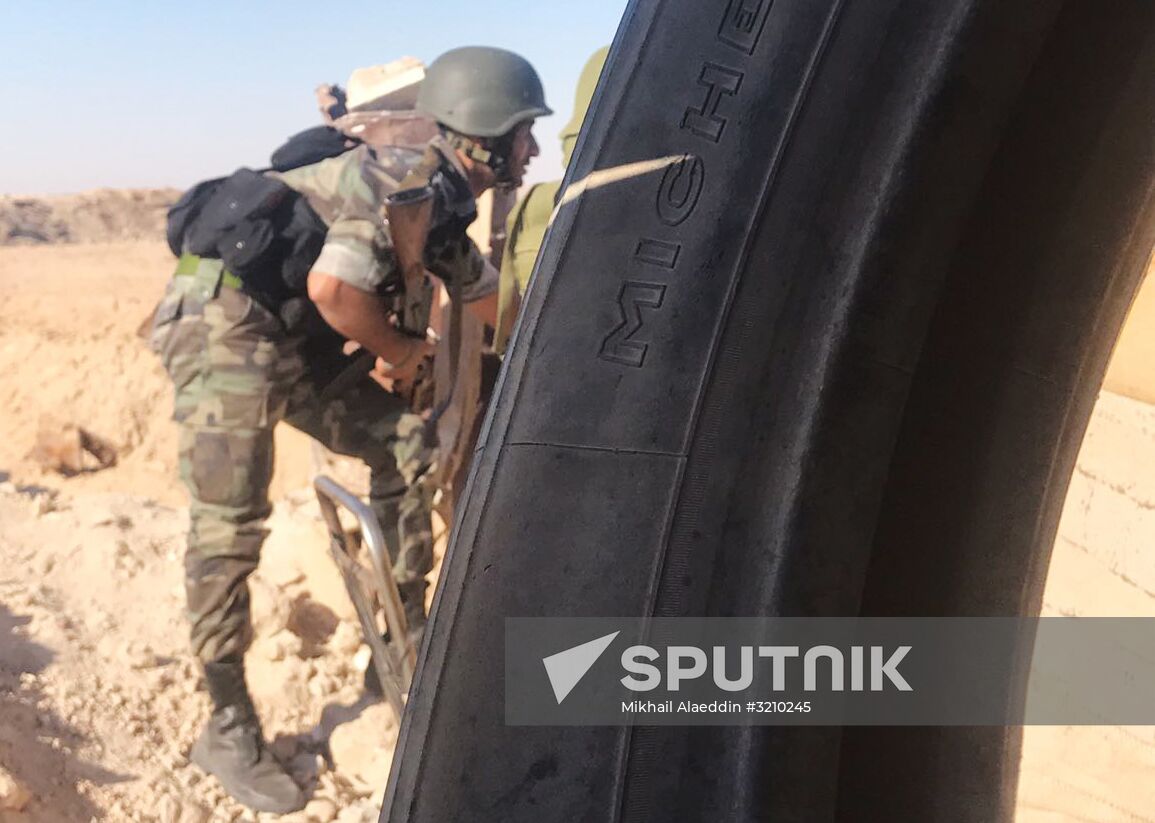 Syrian Army's offensive operation near Deir-ez-Zor