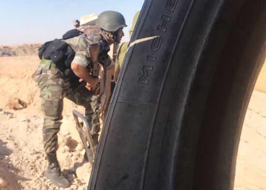 Syrian Army's offensive operation near Deir-ez-Zor