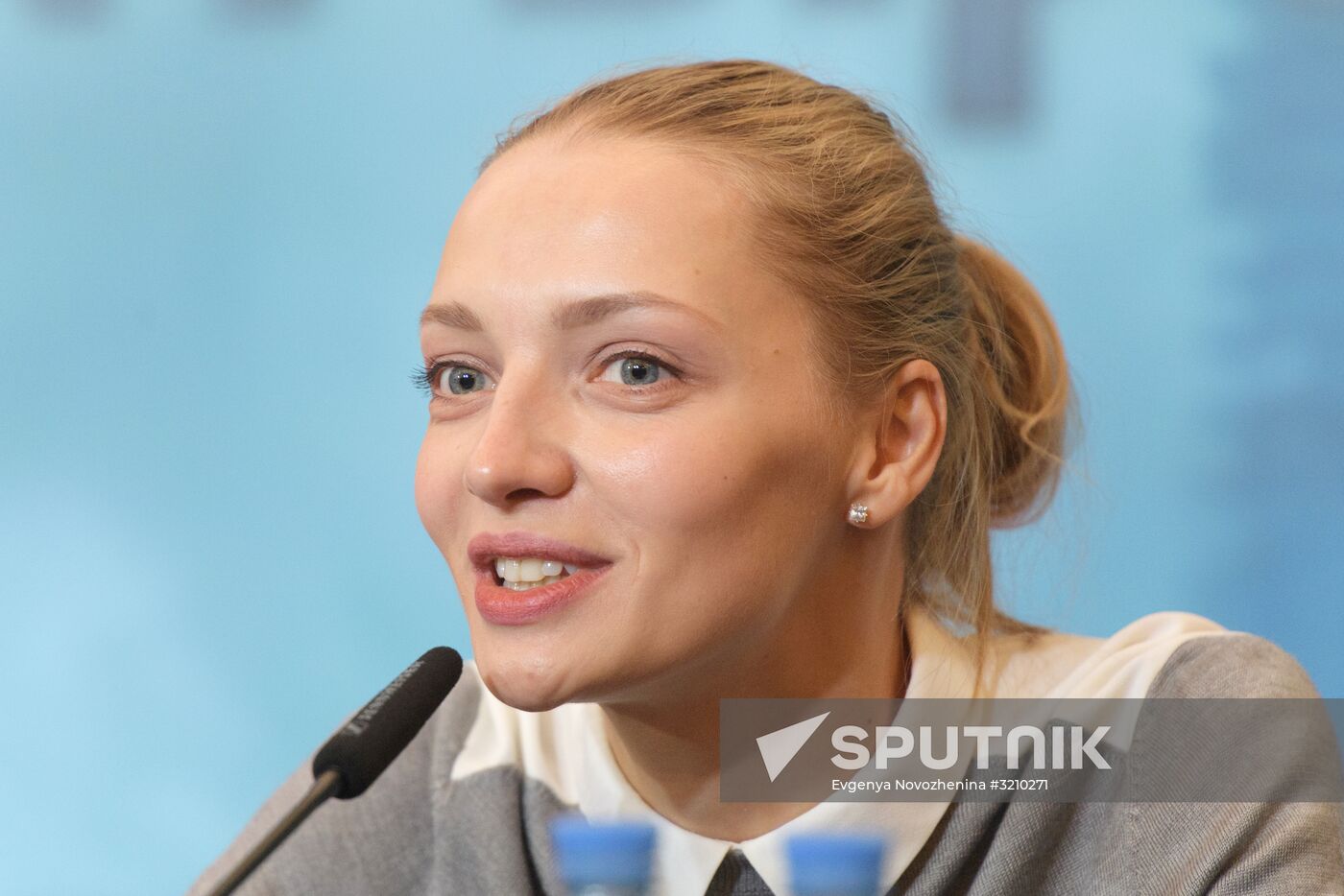 News conference with cast and crew of The Last Warrior