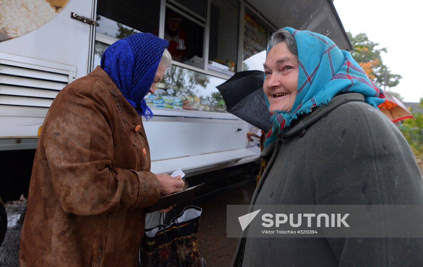 Buying goods from food truck in Belarus