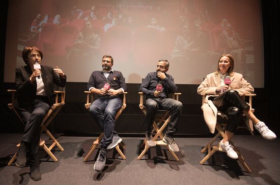 C'est la vie! film premiere