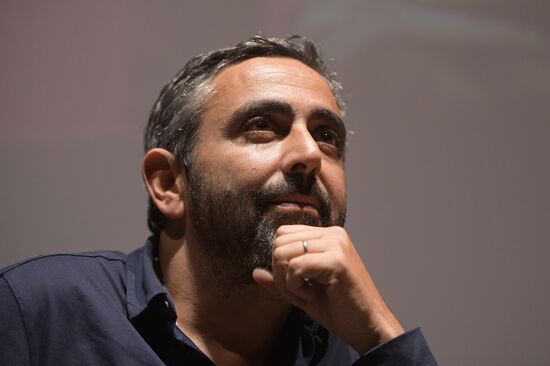 C'est la vie! film premiere