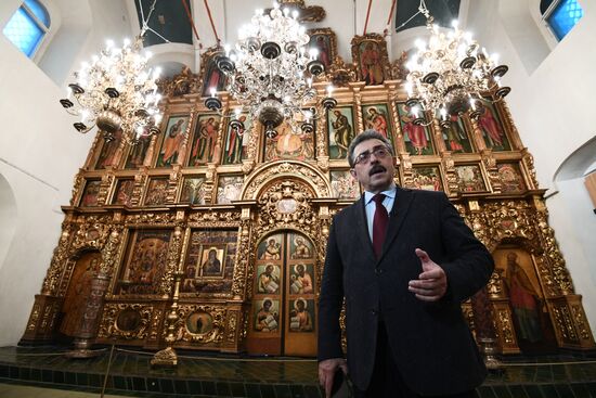 Presentation of "Kremlin After 1917 Artillery Attack"