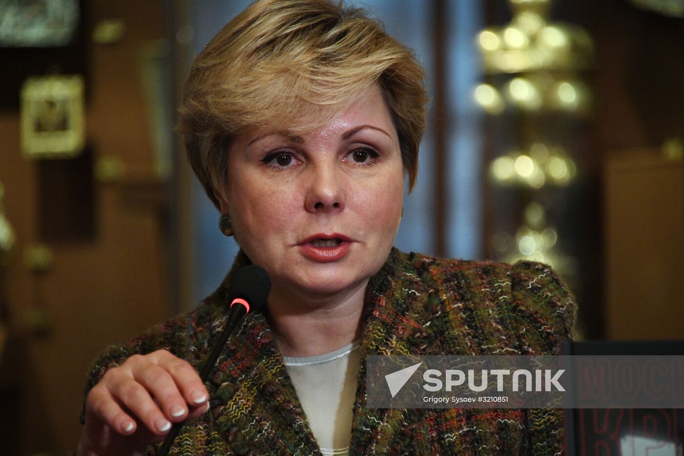 Presentation of "Kremlin After 1917 Artillery Attack"
