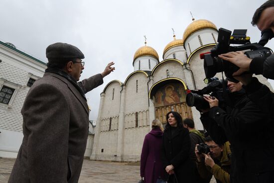 Presentation of "Kremlin After 1917 Artillery Attack"
