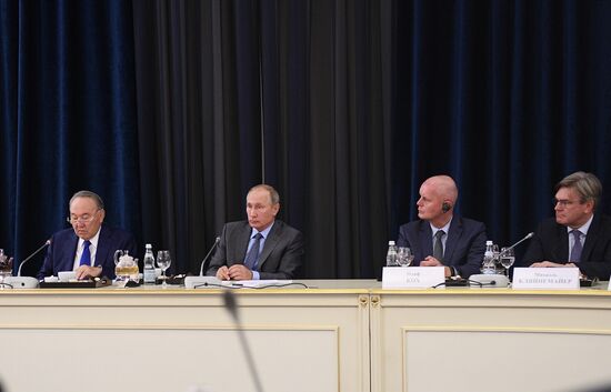 President Putin meets with German business leaders