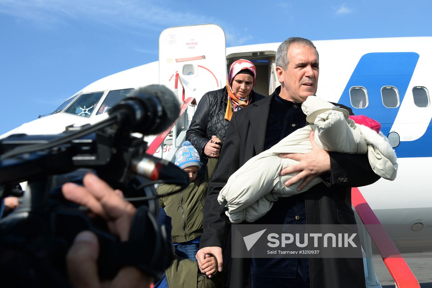 Children rescued in Iraw are welcomed in Grozny
