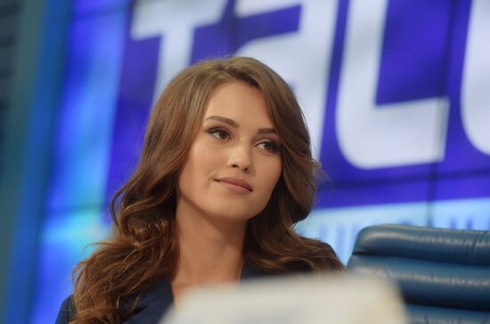 News conference by Russian contestants in Miss World 2017 and Miss Universe 2017