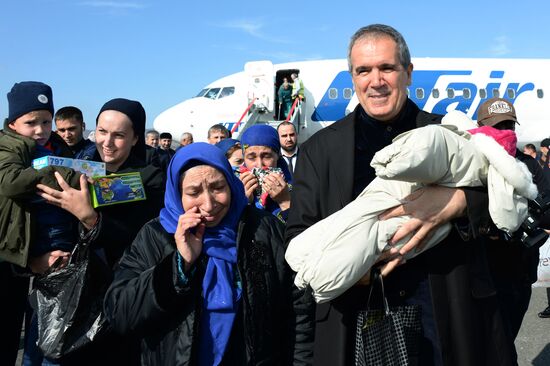 Children rescued in Iraq are welcomed in Grozny