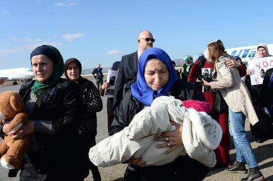 Children rescued in Iraq are welcomed in Grozny