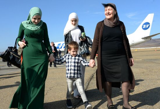 Children rescued in Iraq are welcomed in Grozny