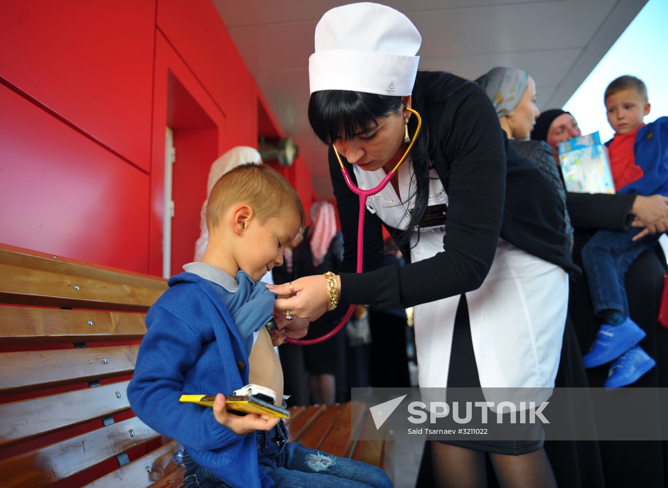 Children rescued in Iraq are welcomed in Grozny