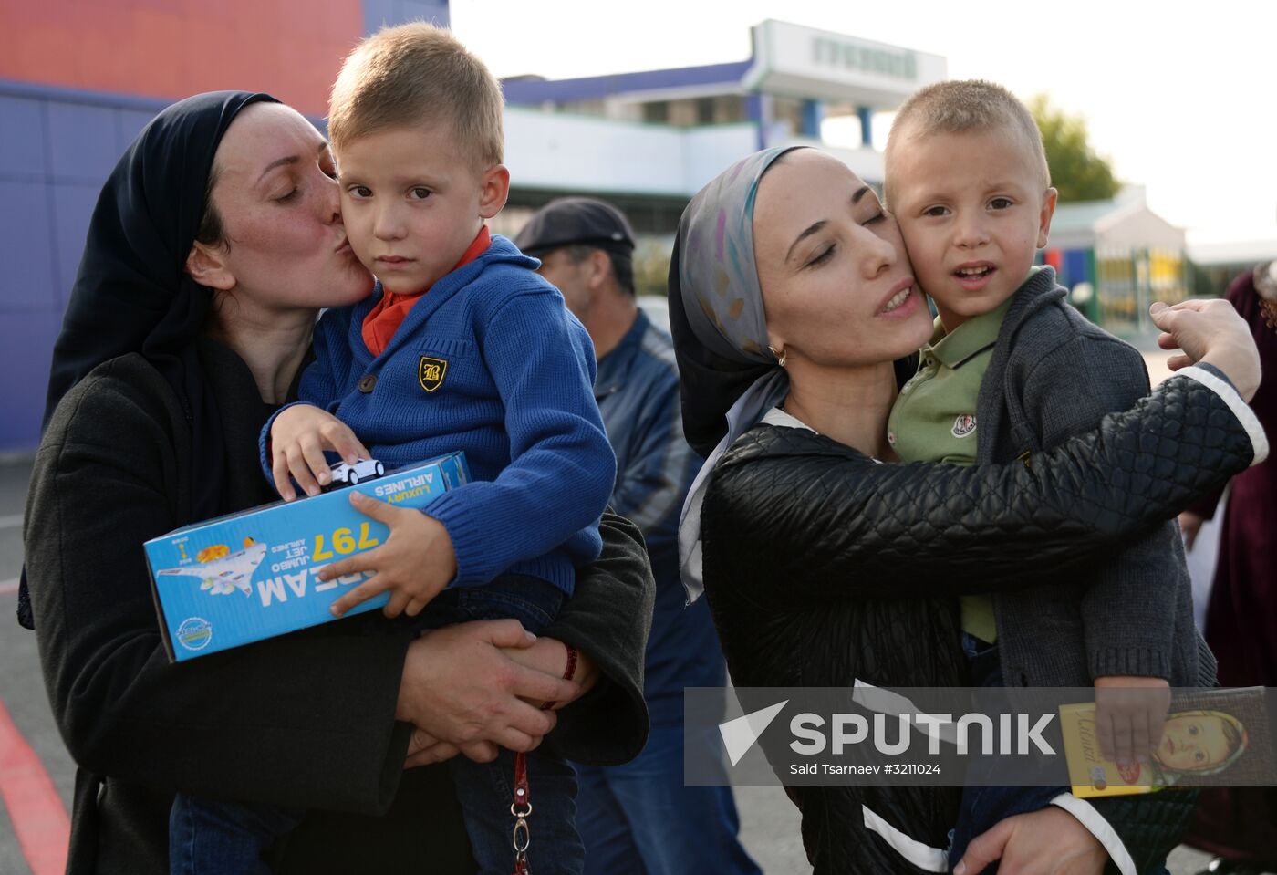 Children rescued in Iraq are welcomed in Grozny