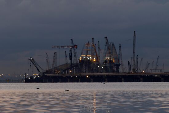 Crimean bridge road arch fixed on fairway support