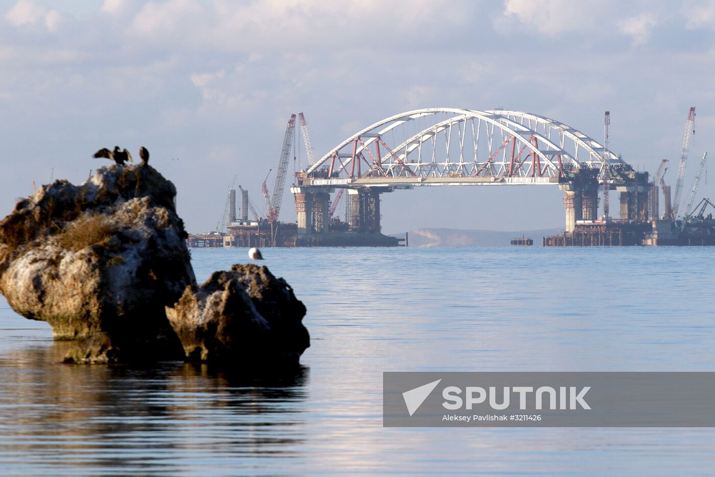 Crimean bridge road arch fixed on fairway support