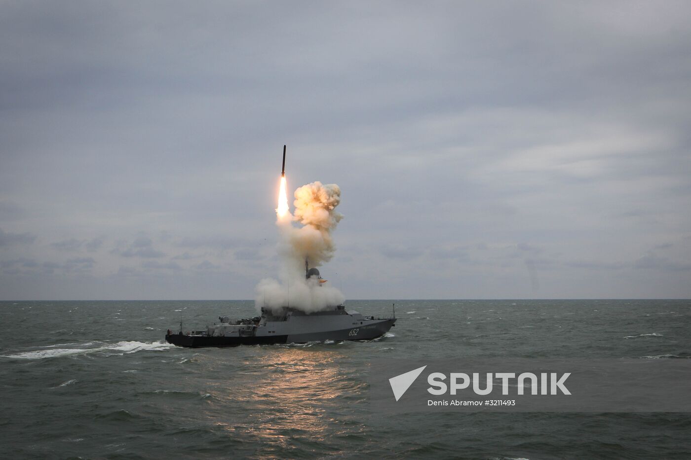 Manuevers of Russian Navy's Caspian Flotilla