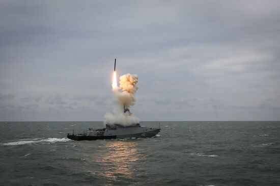 Manuevers of Russian Navy's Caspian Flotilla
