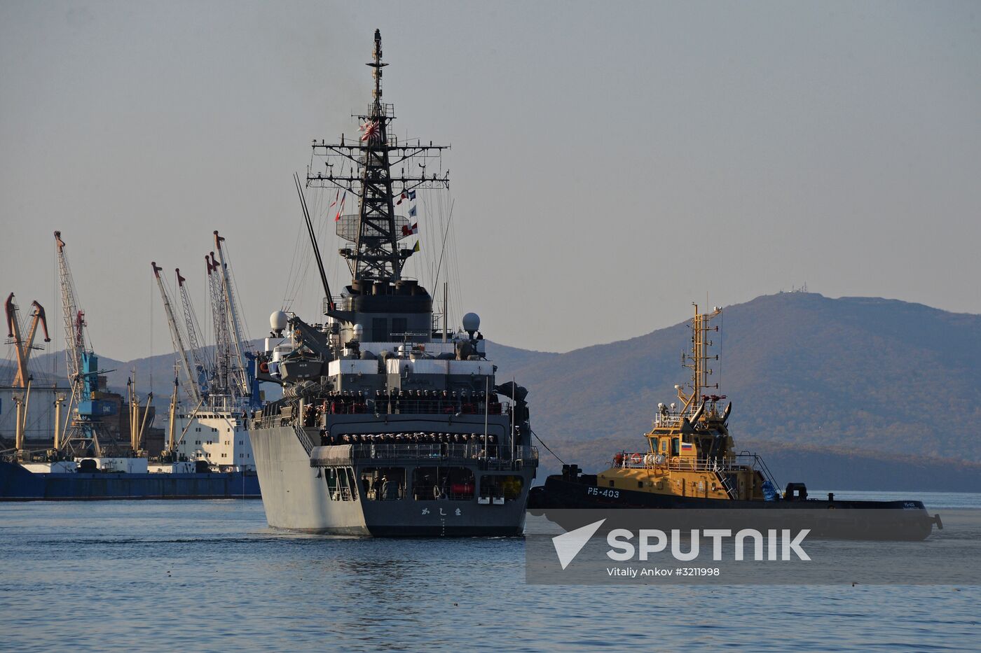Japan Self-Defense Force ships arrive in Vladivostok