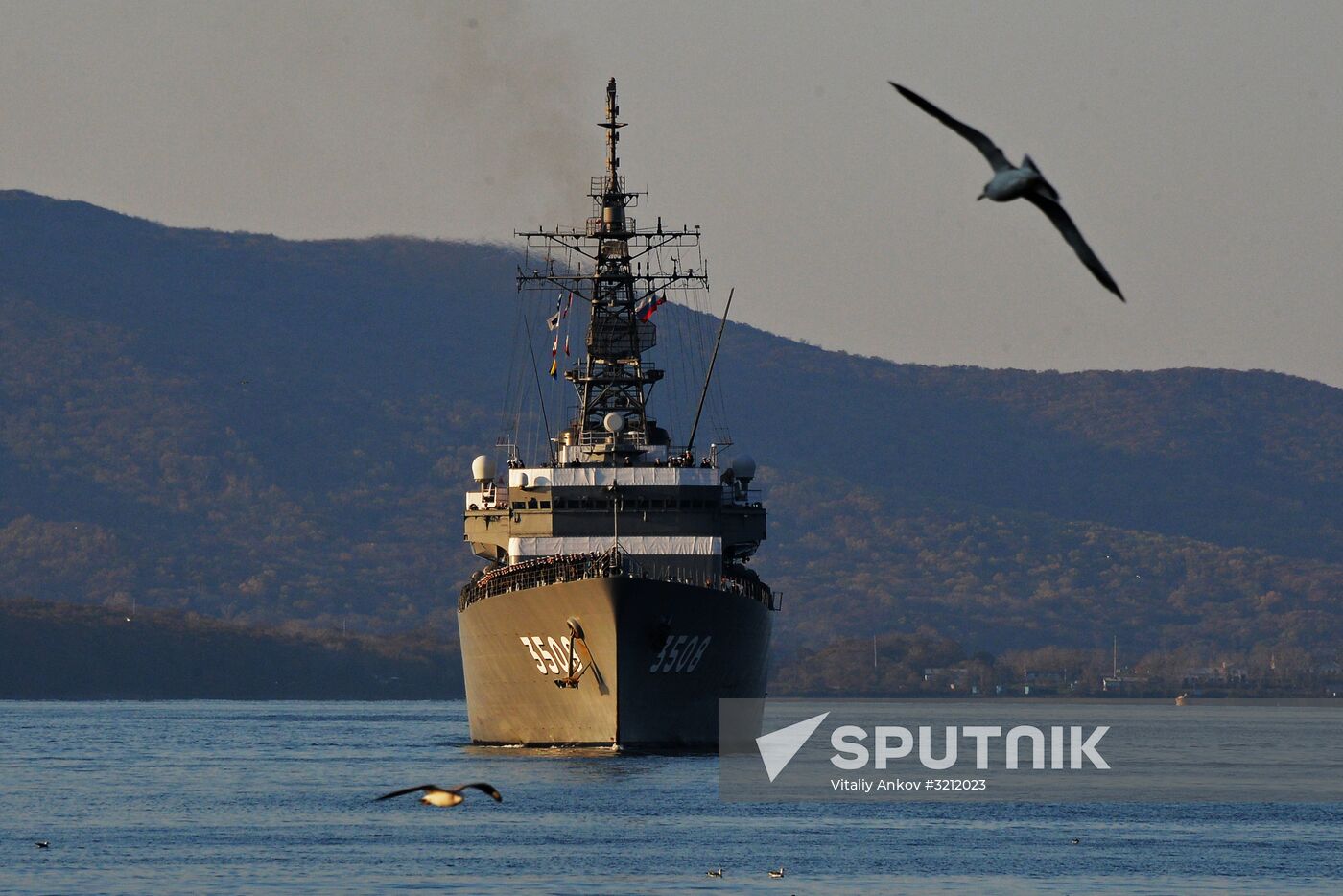 Japan Self-Defense Force ships arrive in Vladivostok