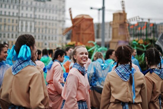 Carnival procession as part of 19th World Festival of Youth and Students