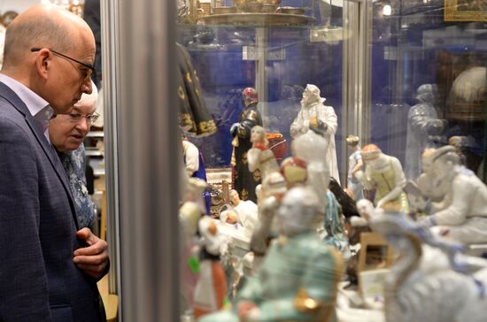 43rd Russian Antique Salon