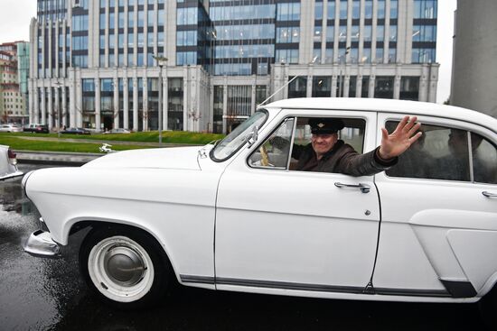 Display of vintage Volga cars