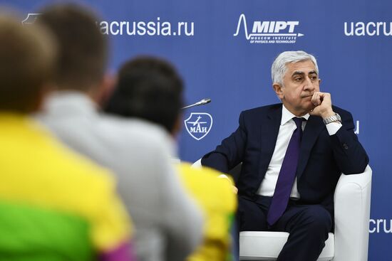 19th World Festival of Youth and Students. Discussion program