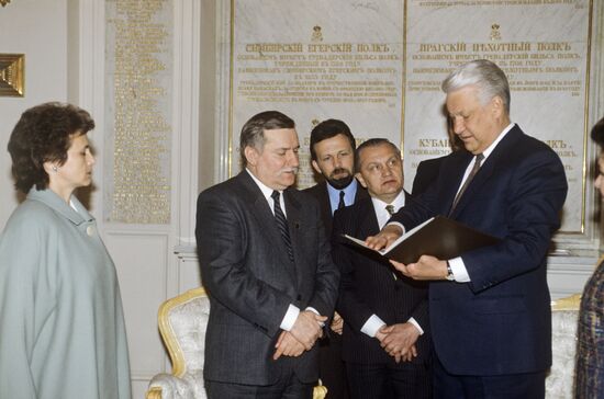 Polish President Lech Walesa visits Russia