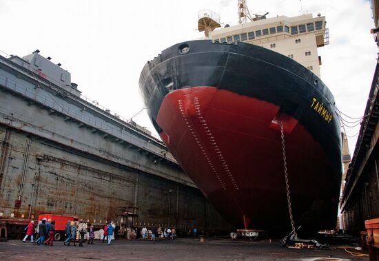 Nuclear-powered icebreakers in Murmansk